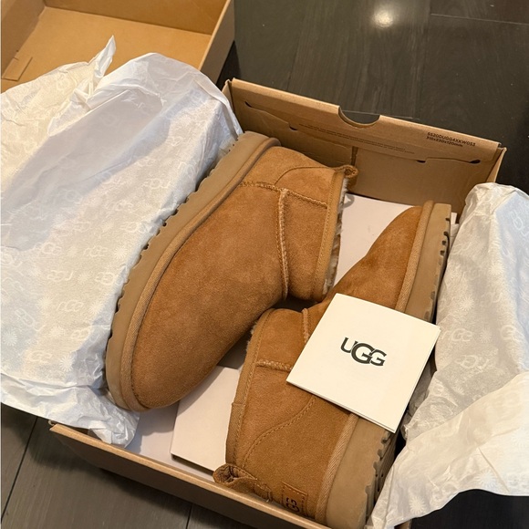 UGG Mini Boots Chestnut size 8 - Picture 9 of 10